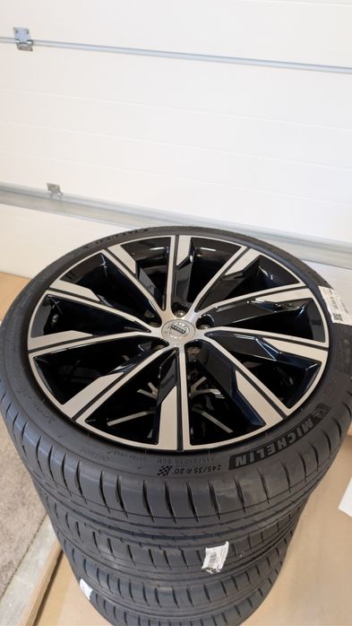 Alufelgi 20 cali z oponami Volvo NOWE