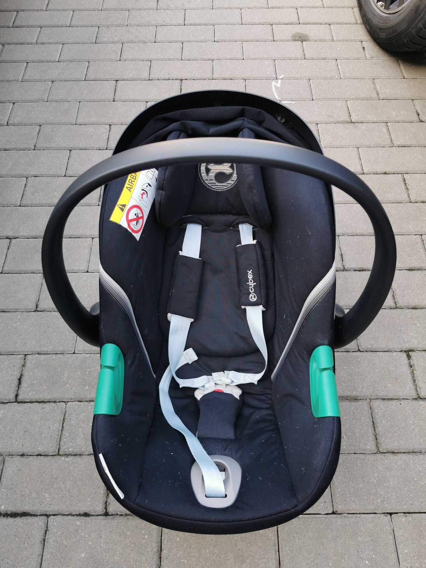 Fotelik Nosidełko Cybex Aton s2 i size moon black z bazą