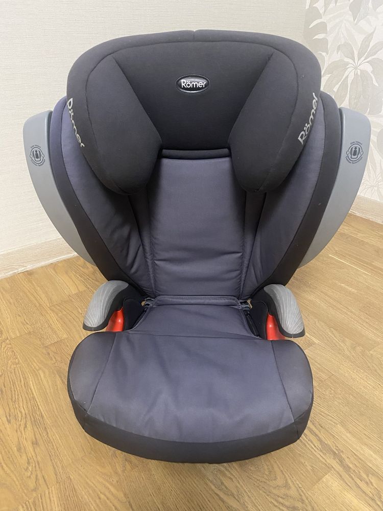 Дитяче автокрісло Britax Romer 15-36 кг (3-12 років)