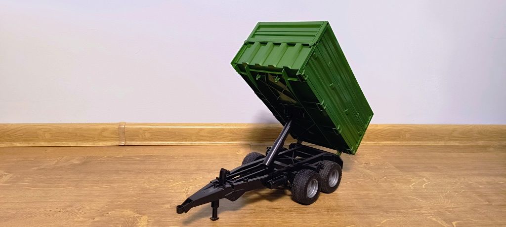 Komplet traktor John Deere + przyczepa