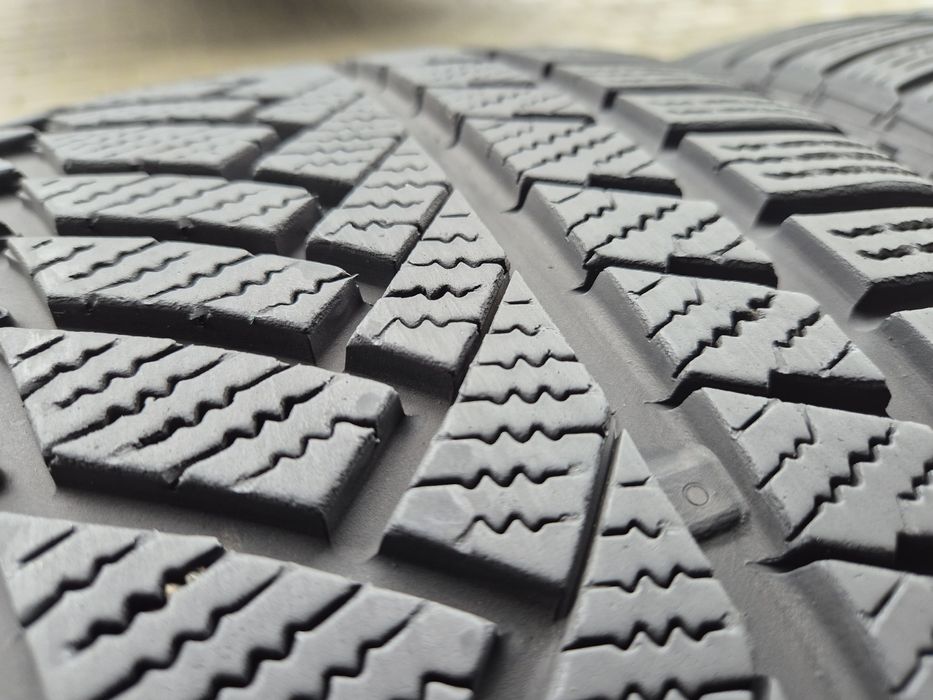 255/40/19 100V Continental wintercontact ts850p 7mm