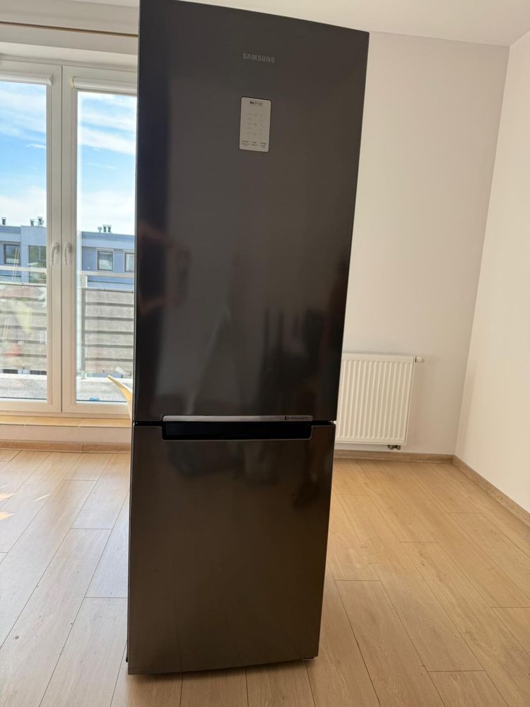 Sprzedam Lodowkę z Zamrażalnikiem Firmy Samsung