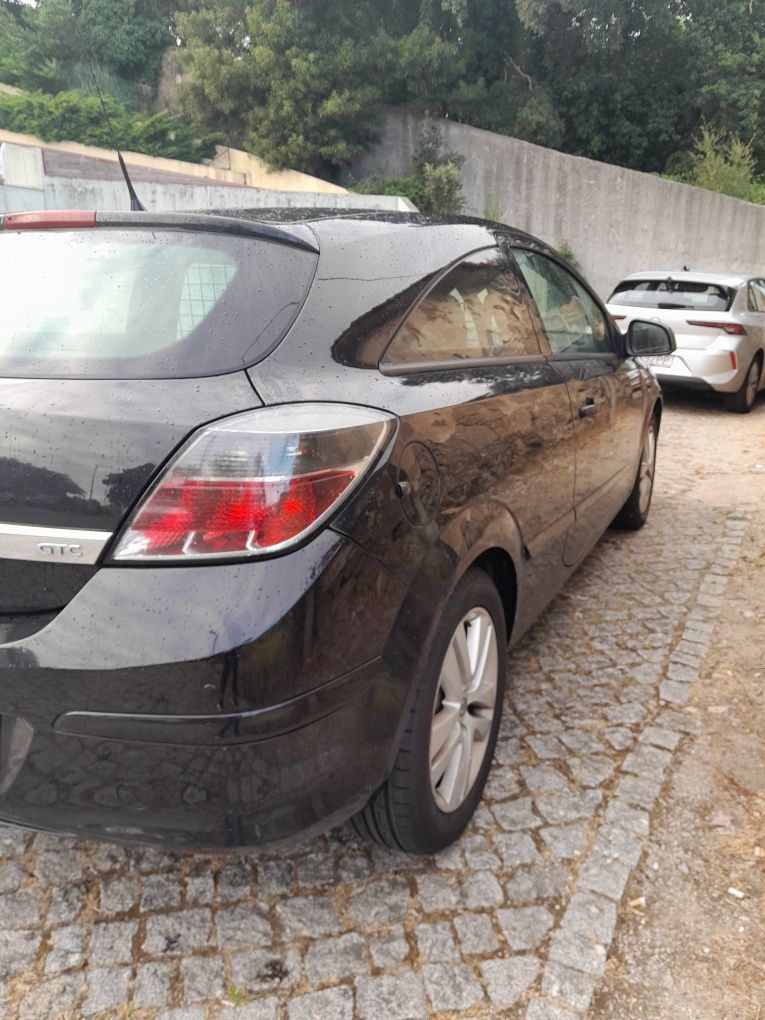 Opel Astra GTC 1700