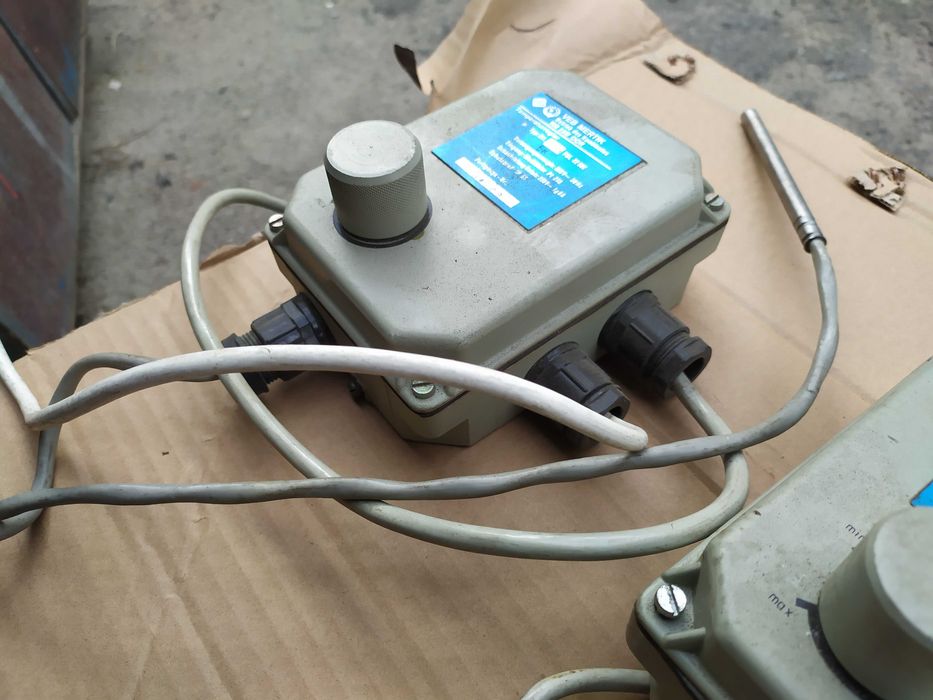 Одним лотом 3 немецких регулятора температуры Veb MERTIK Typ 211.54