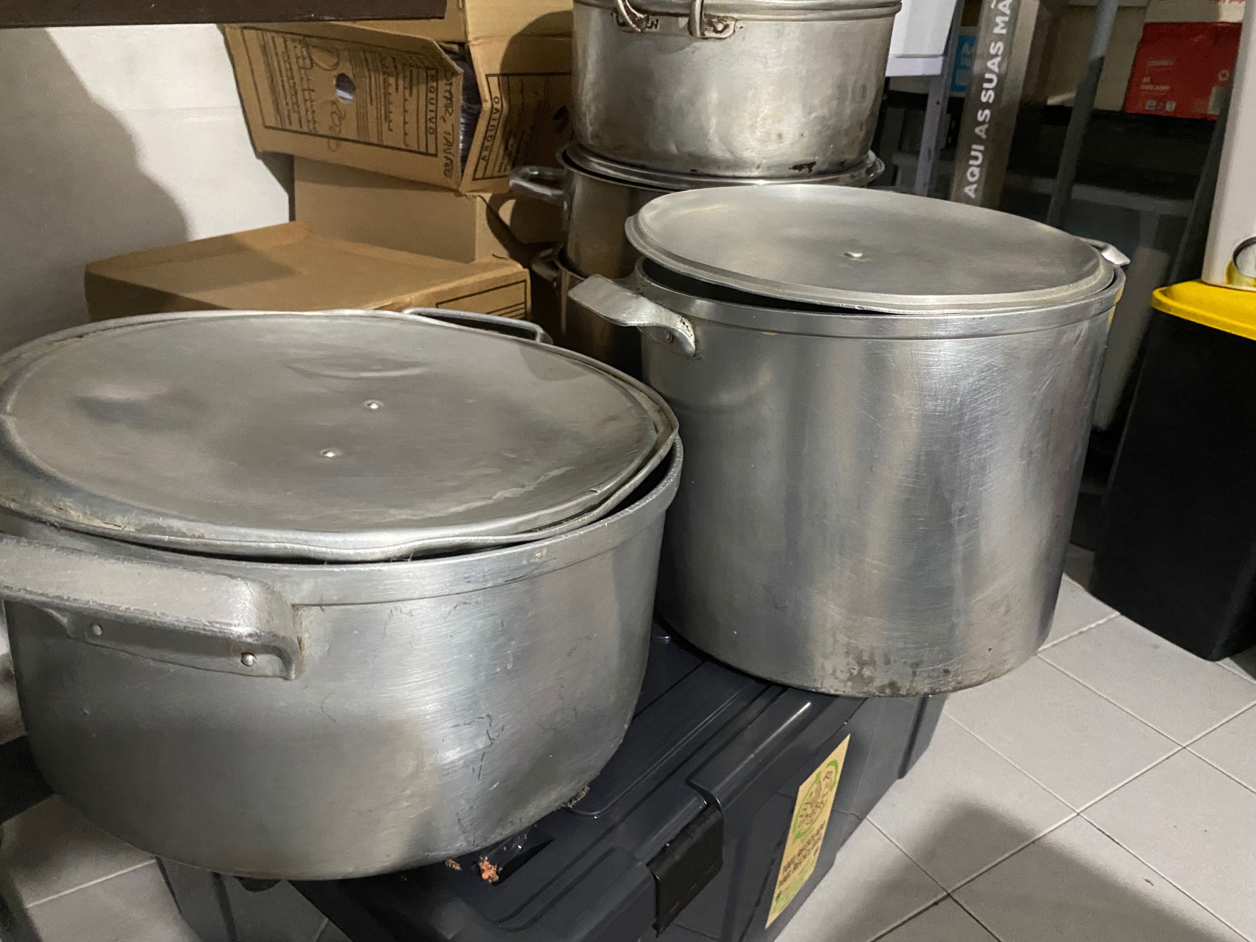 Tachos e panelas