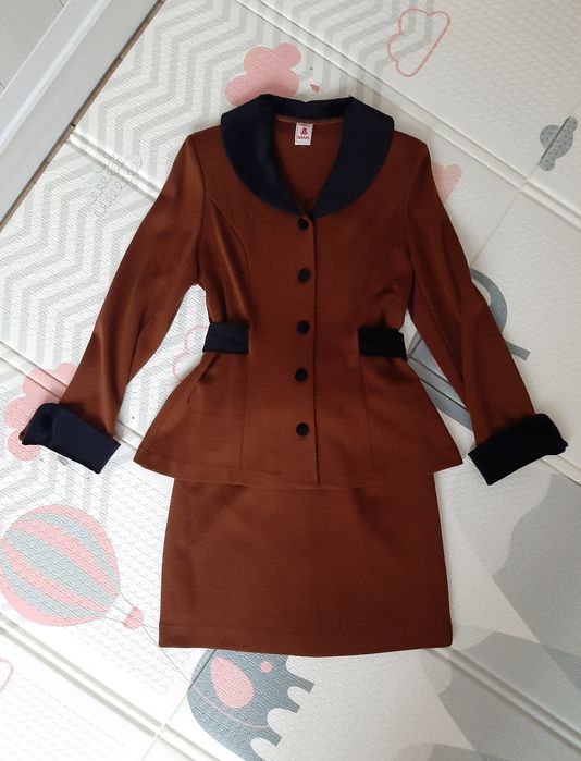 Теплий вінтажний жіночий костюм - жакет і спідниця (розмір М)