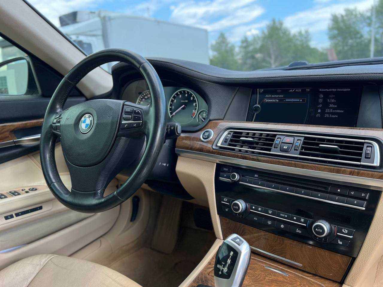 BMW 740i обслужена