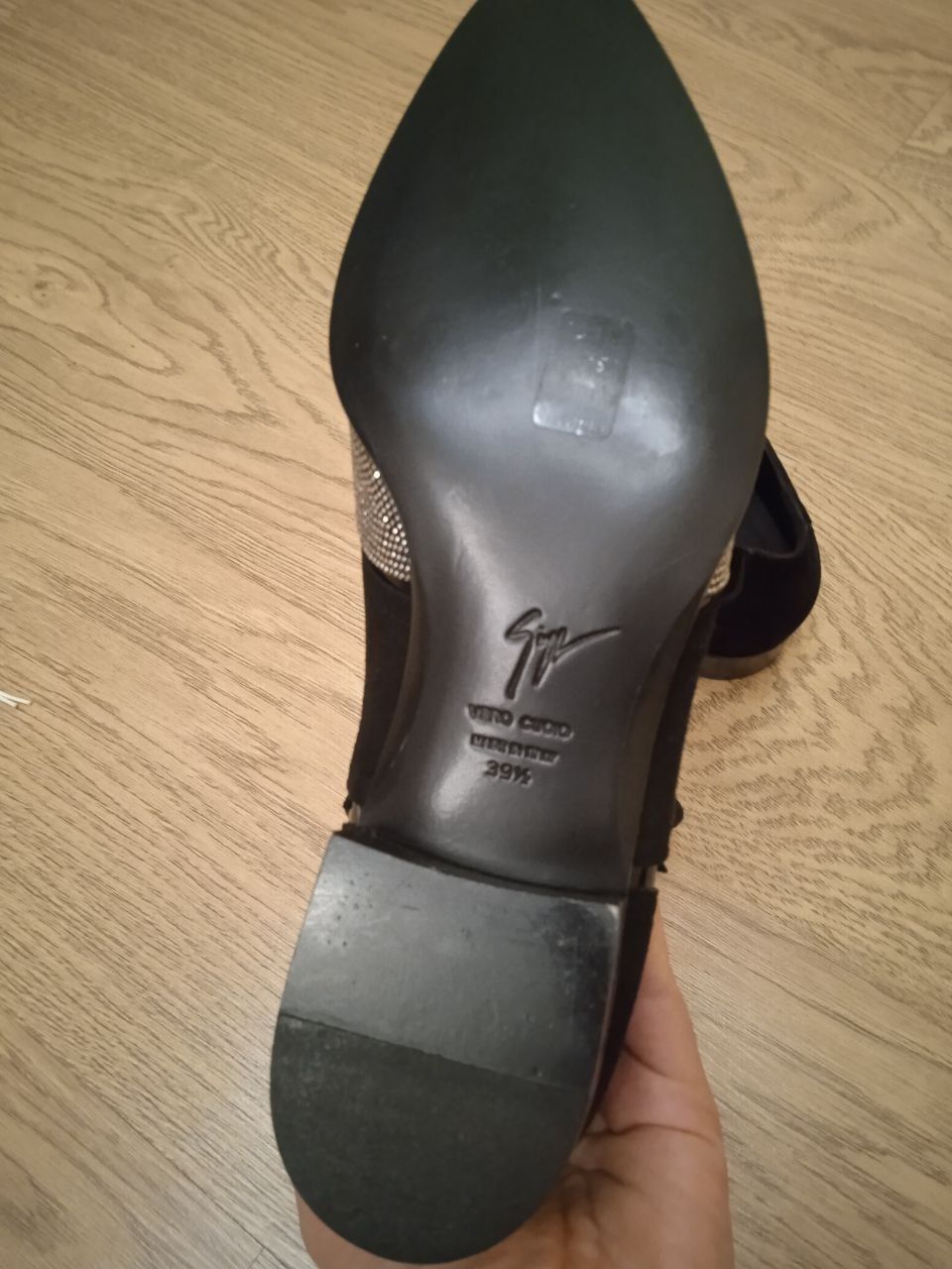 Продам жіночі черевики