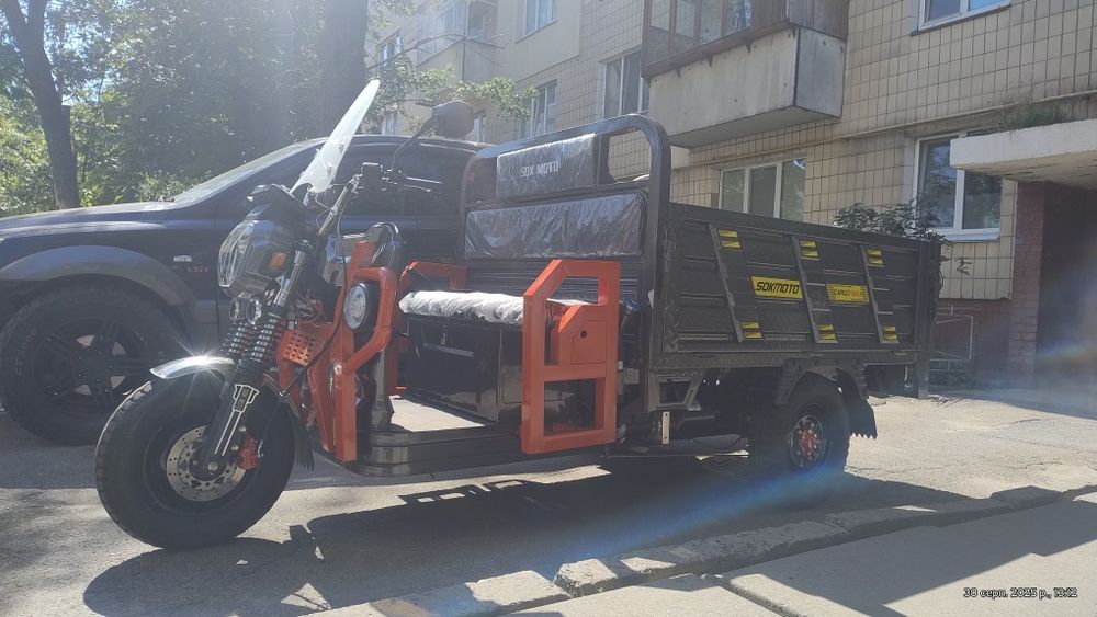 Трицикл гібридний 2500W 58,5A 72V