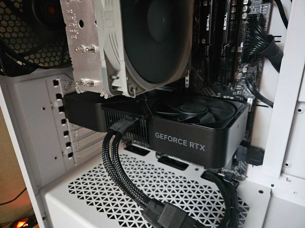 Karta graficzna NVIDIA RTX 4070 Super Founders Edition