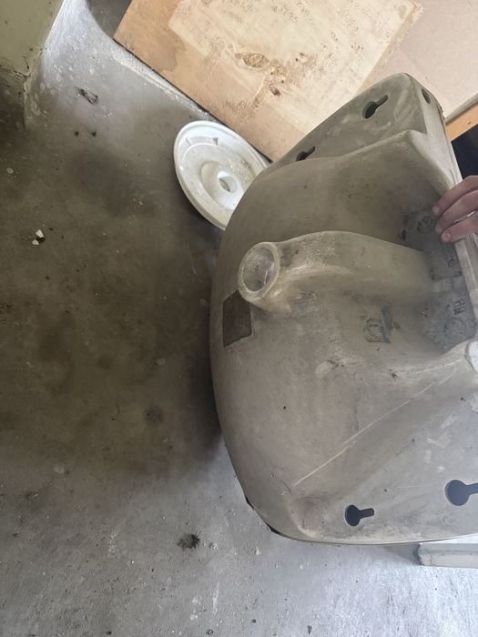 Żeliwny zlew zeliwna umywalka prl