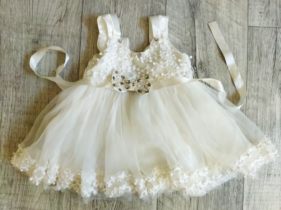 Платья праздничные