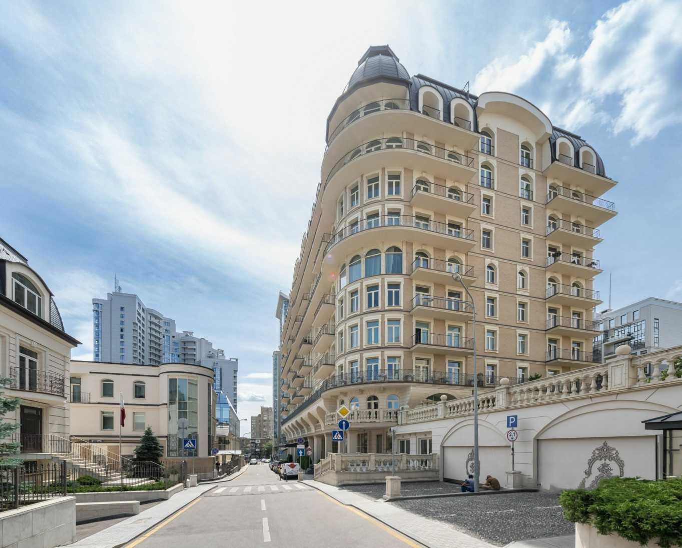 Продаж 4к-квартири вул.Новоселицька 10, ЖК Renaissance Residence 200м²