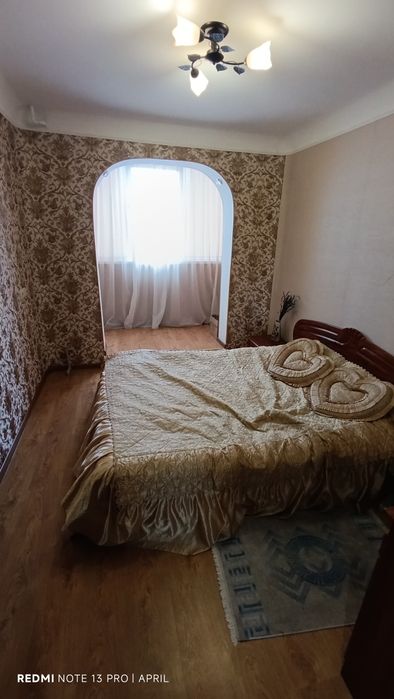 Трикімнатна квартира з ремонтом, центр