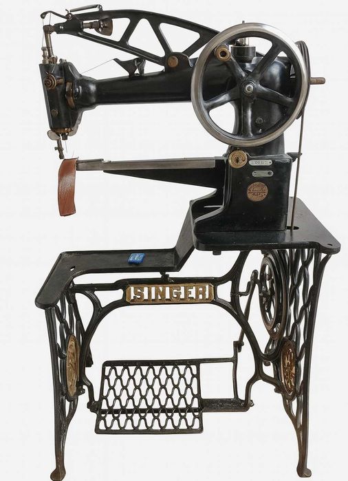 Máquina de costura singer restaurada a funcionar