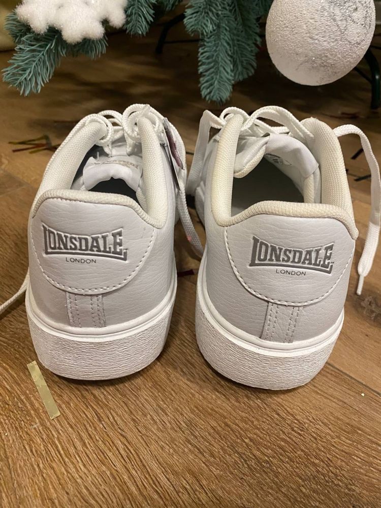 Женские кроссовки lonsdale