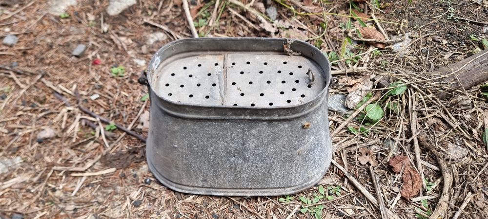 Stary sadzyk na żywca z epoki  Prl