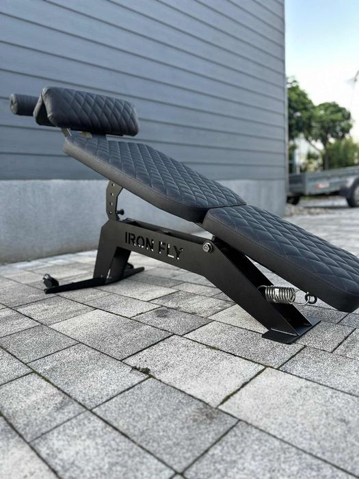 Ławka skośna - przeznaczona do treningu mięśni brzucha