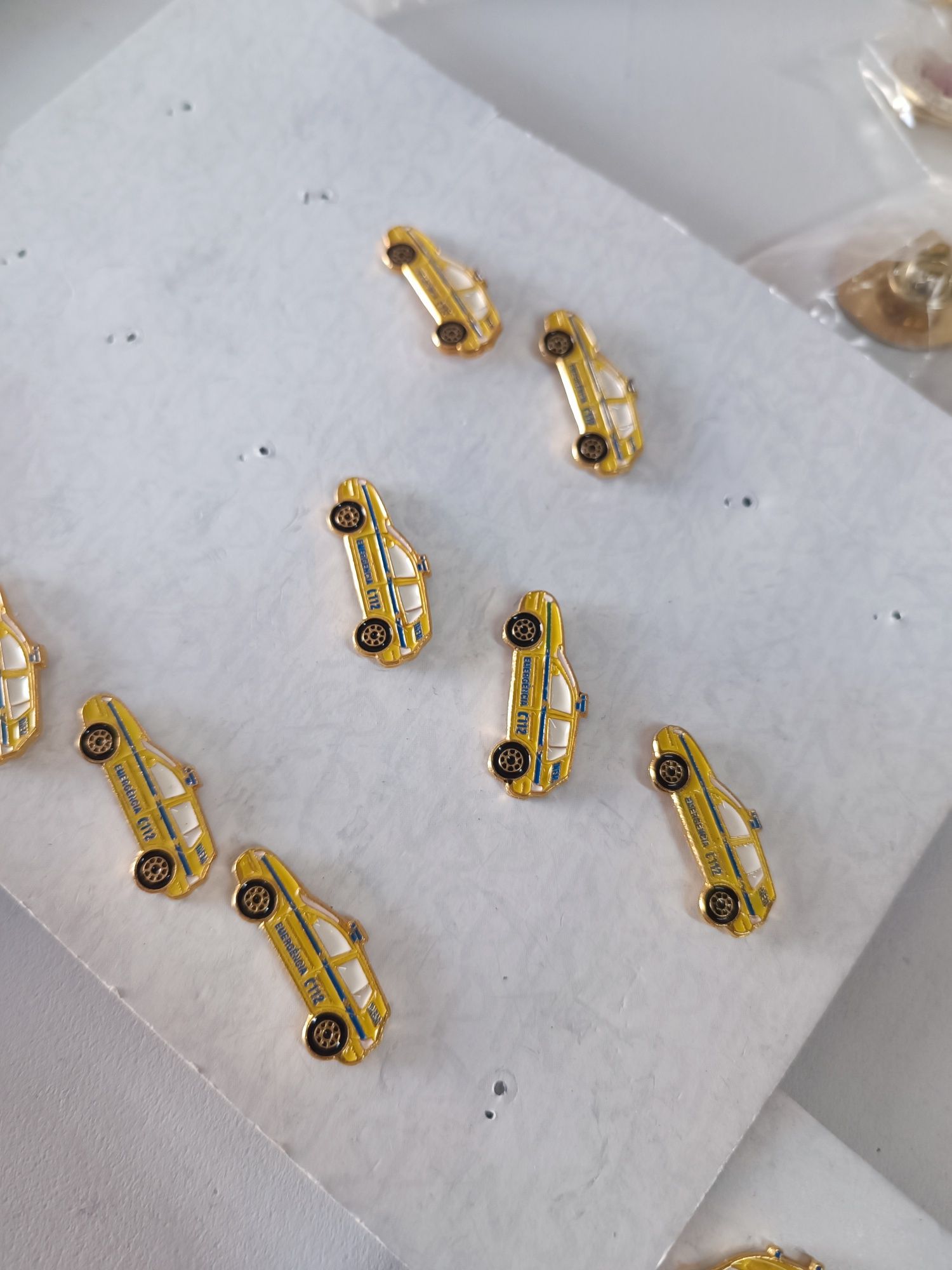 Pins inem policia e outros
