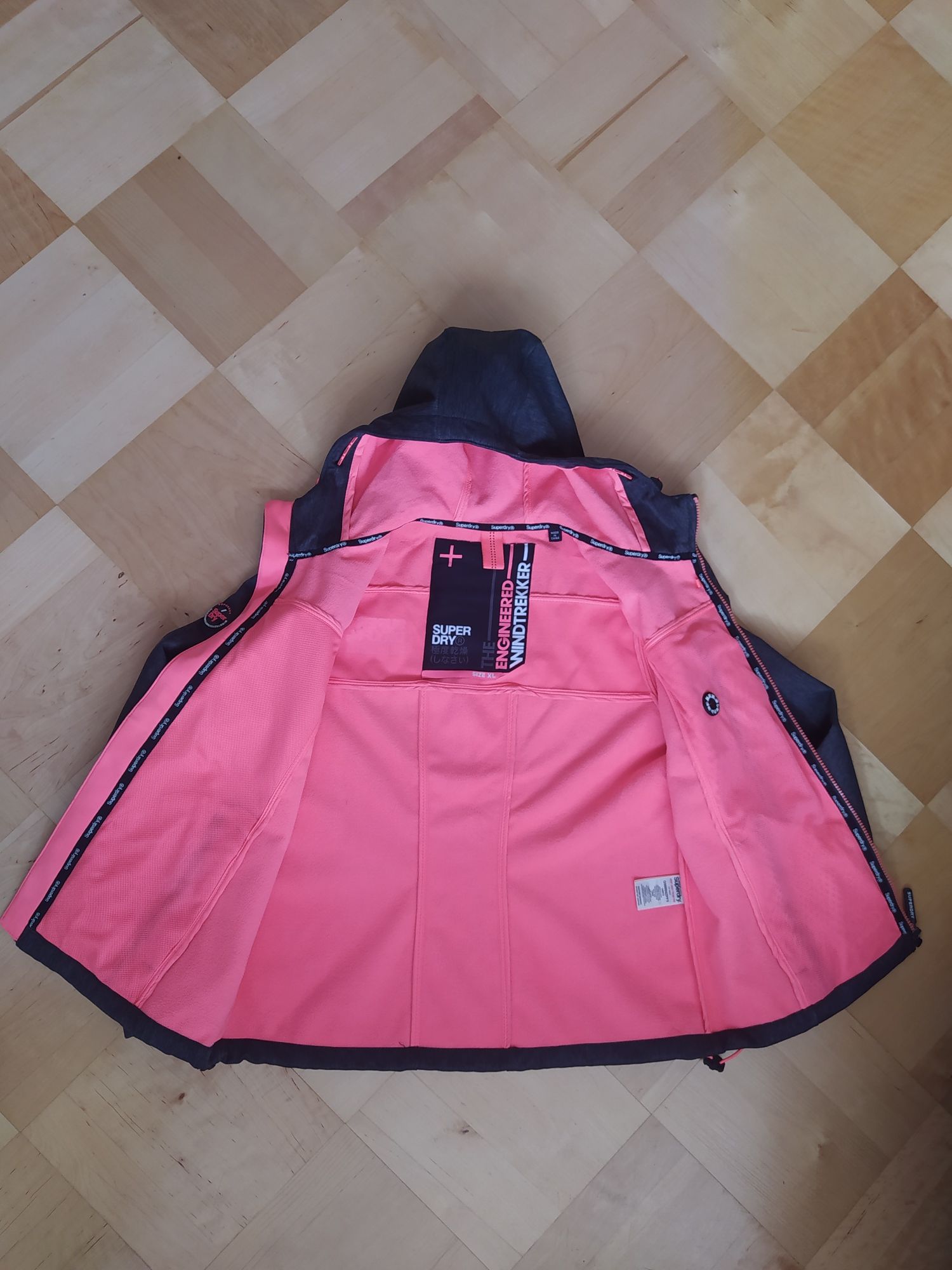 Kurtka superdry damska softshell XL czarna różowa Superdry Windtrekker