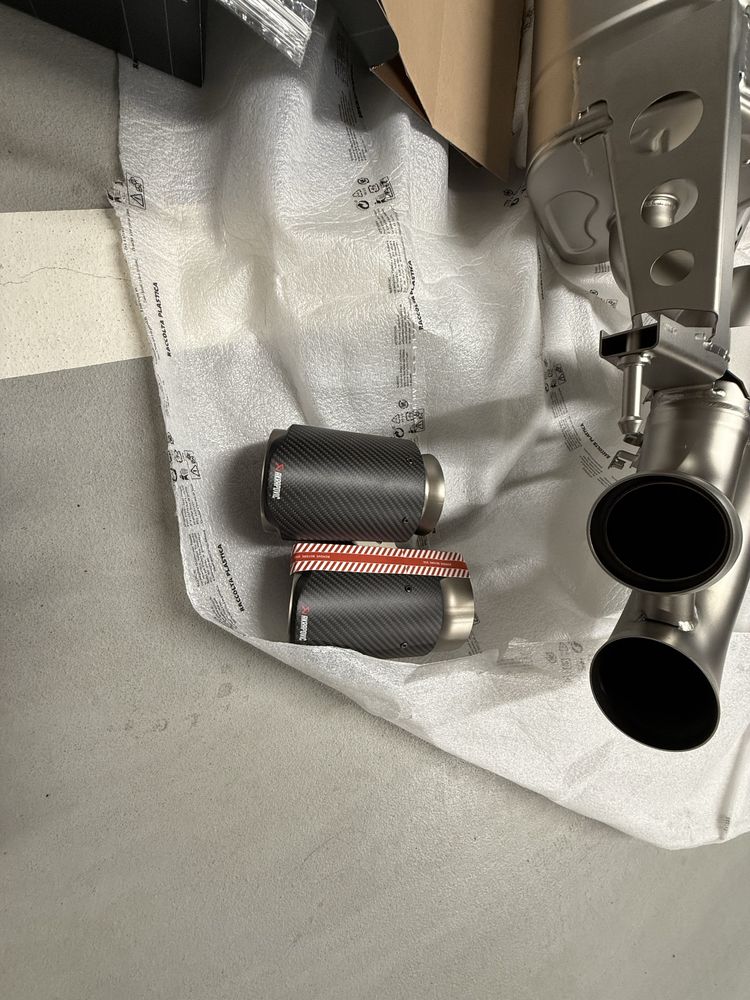 TYTANOWY UKŁAD Akrapovic SLIP-ON bmw f90 m5