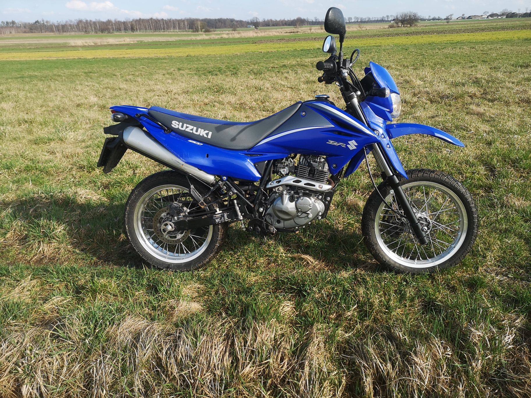 Suzuki dr 125 sm motocykl