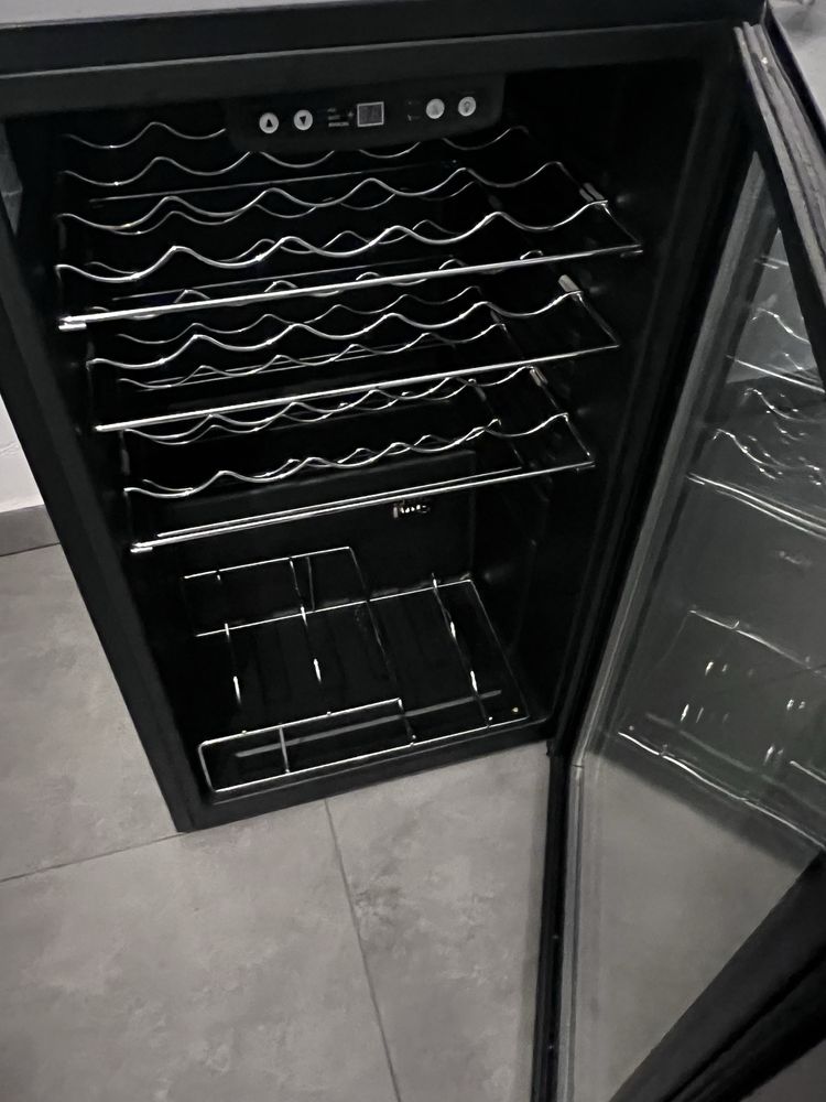 Chłodziarka lodówka na wino Candy