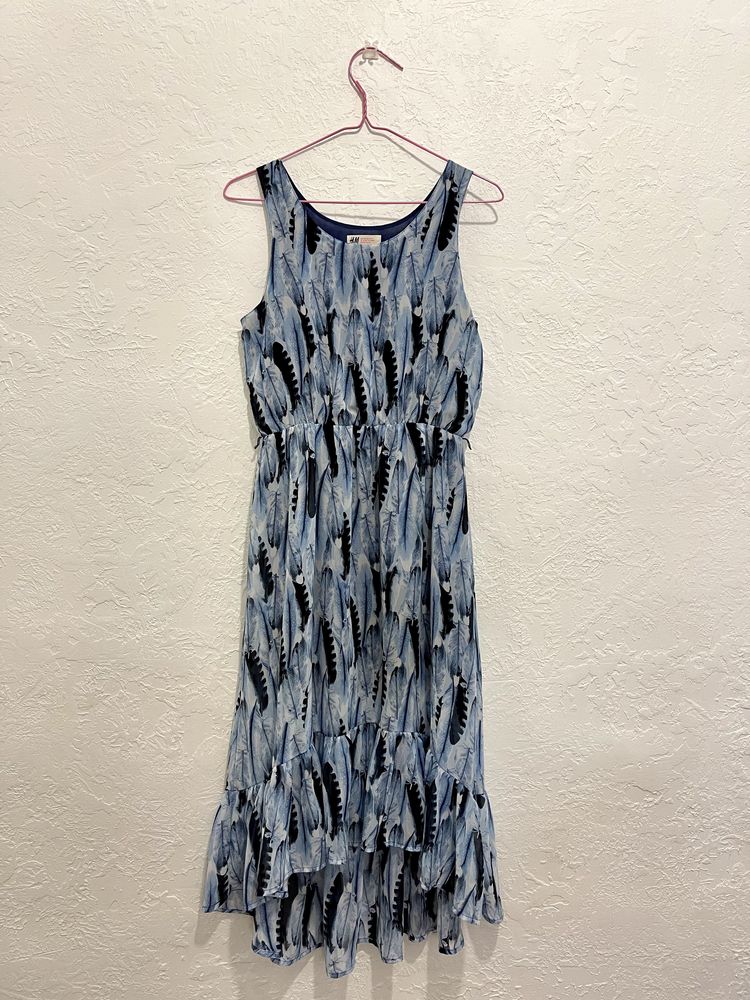 Блакитна міді сукня від H&M