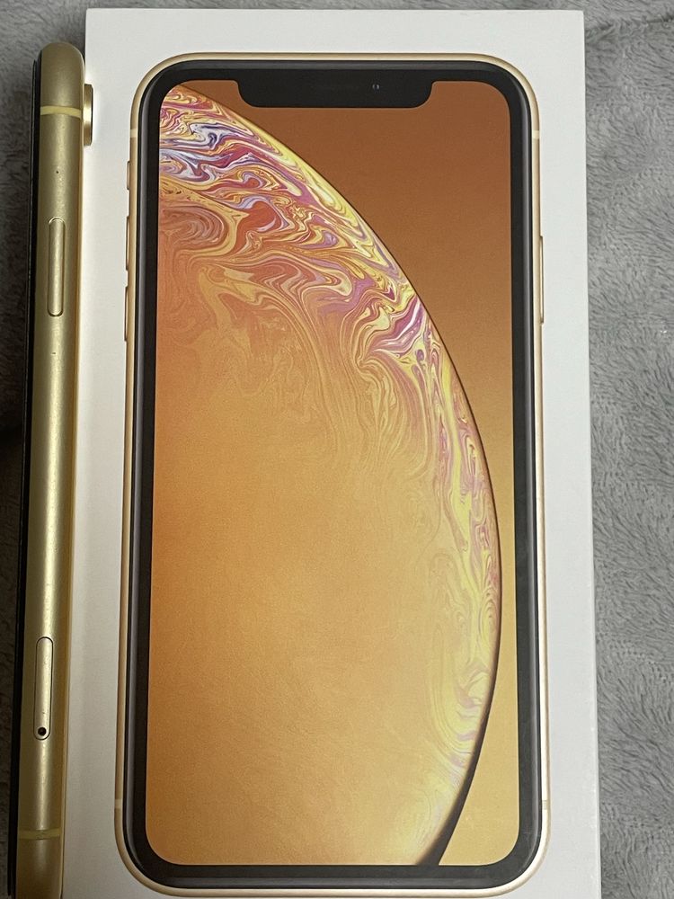 Iphone xr 64gb жовтого кольору в гарному стані 78%