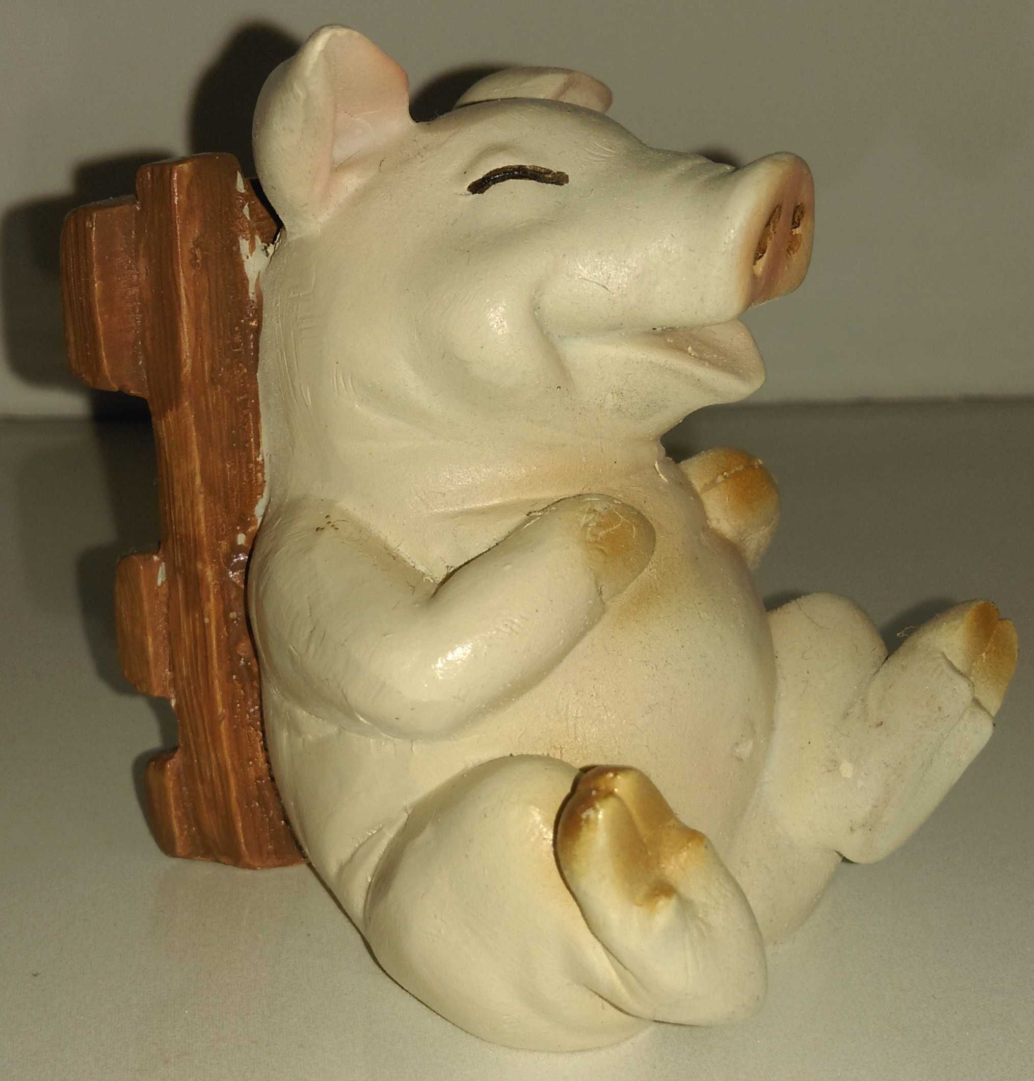 Забавная детская игрушка улыбчатый поросенок свинка.Сувенир из Madeira
