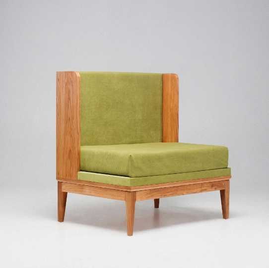 fotel drewniany tapicerowany stolarz meble na wymiar
