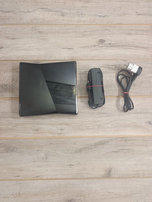 Консоль Microsoft Xbox 360 S 250GB Black Без Геймпада Б/У