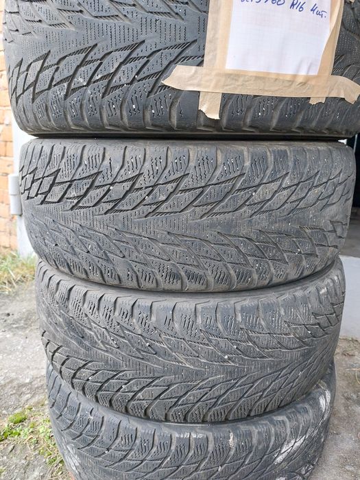 Nokian Hakkapeliitta r2 215/60 r16