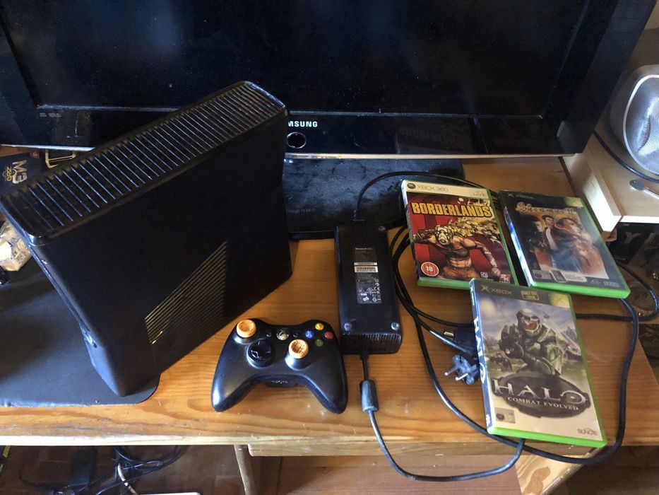 Xbox 360 S 250GB com Jogos