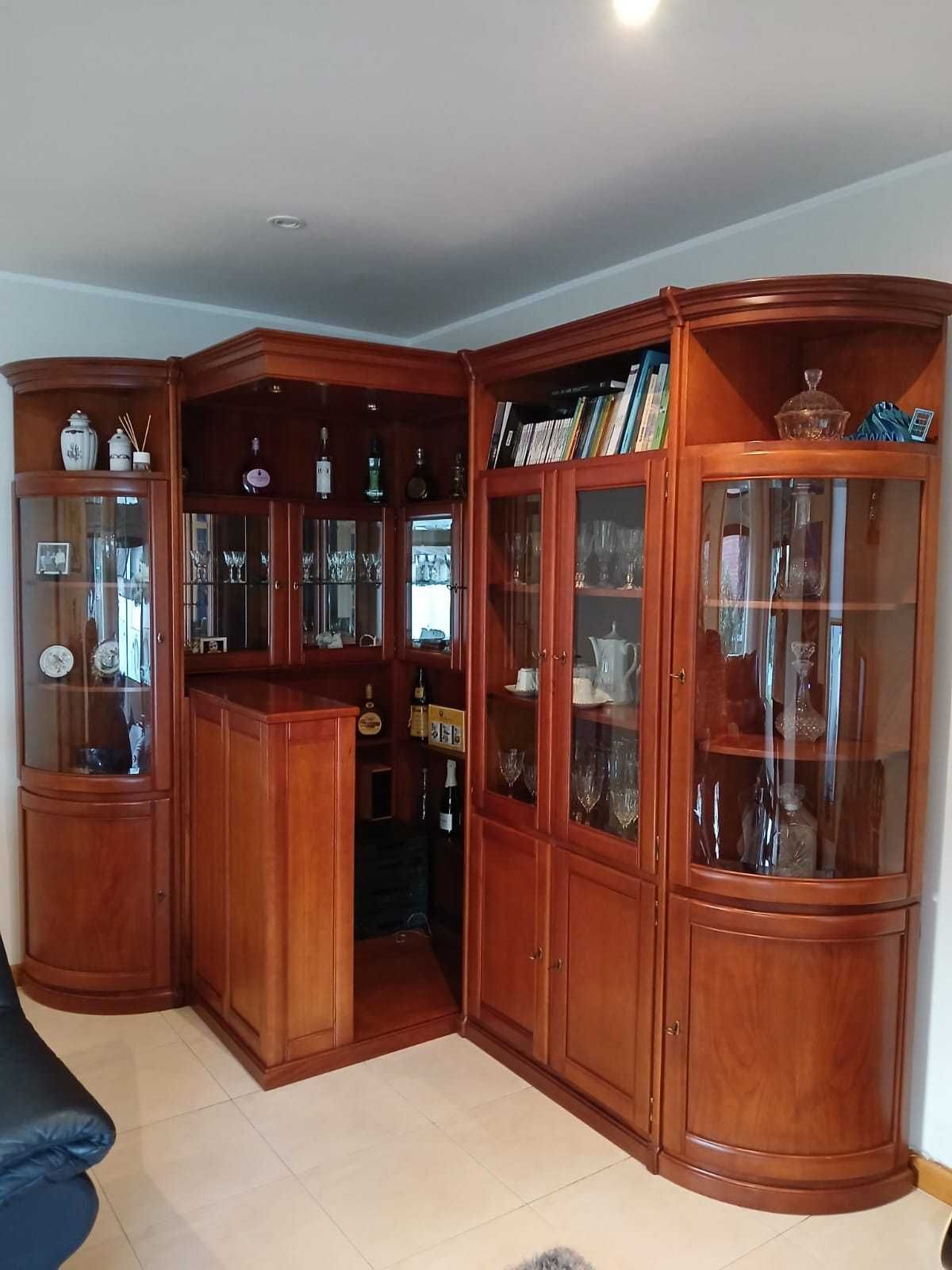 Móvel Bar/ garrafeira para sala