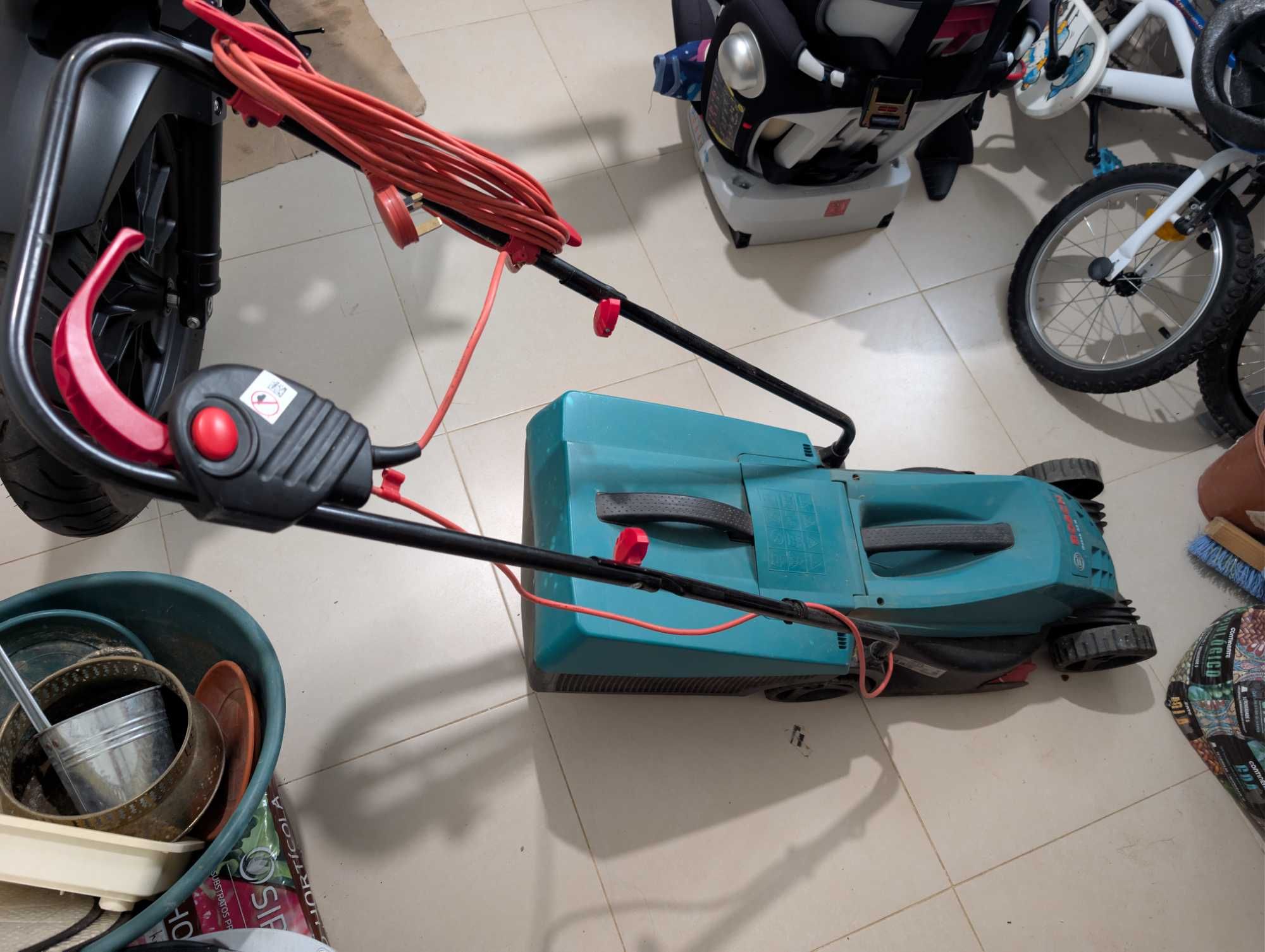 Corta relva Bosch Rotak 32 R