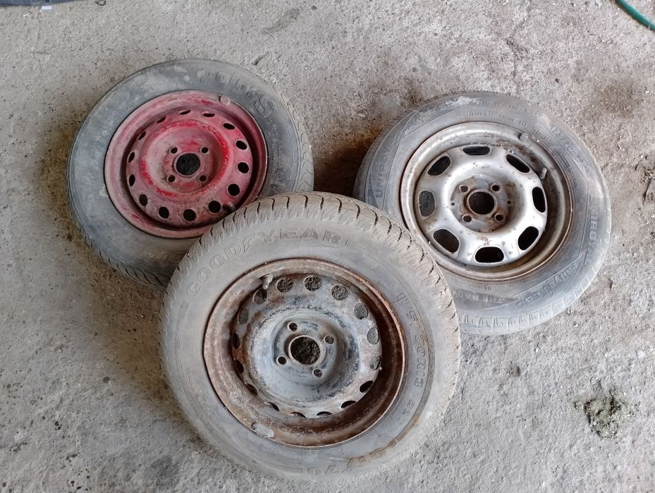 Opony z felgami .