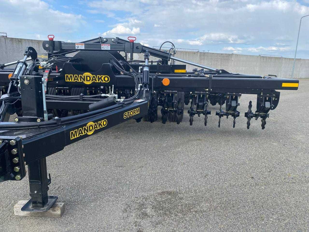 Агрегат вертикального обробітку ґрунту MONDAKO EVRO STORM