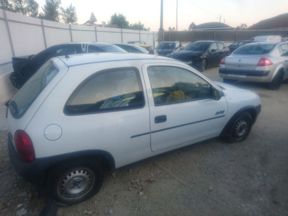 Opel Corsa B 1.2 para peças.