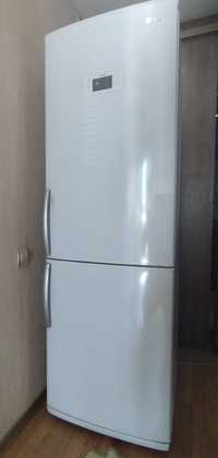 Холодильник LG Б/У. 5000 гр.