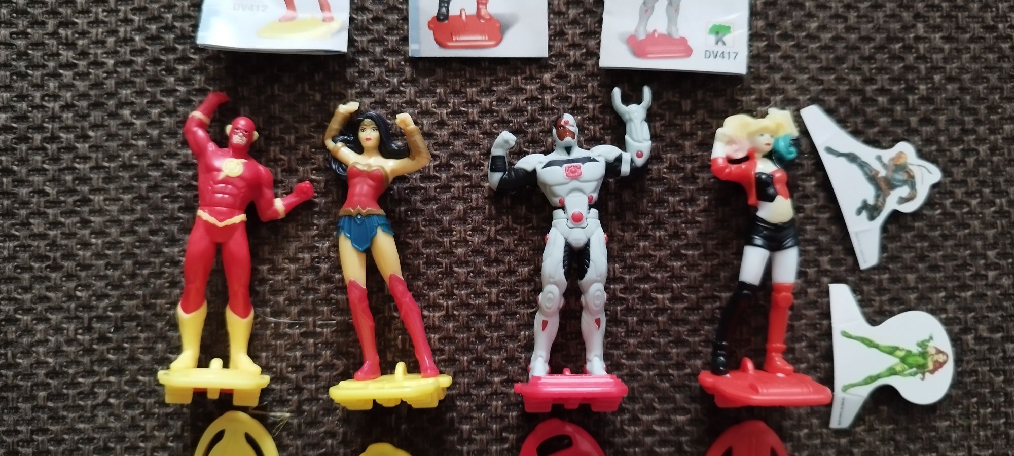 Kinder niespodzianka. Justice league. 4 figurki. Nowe