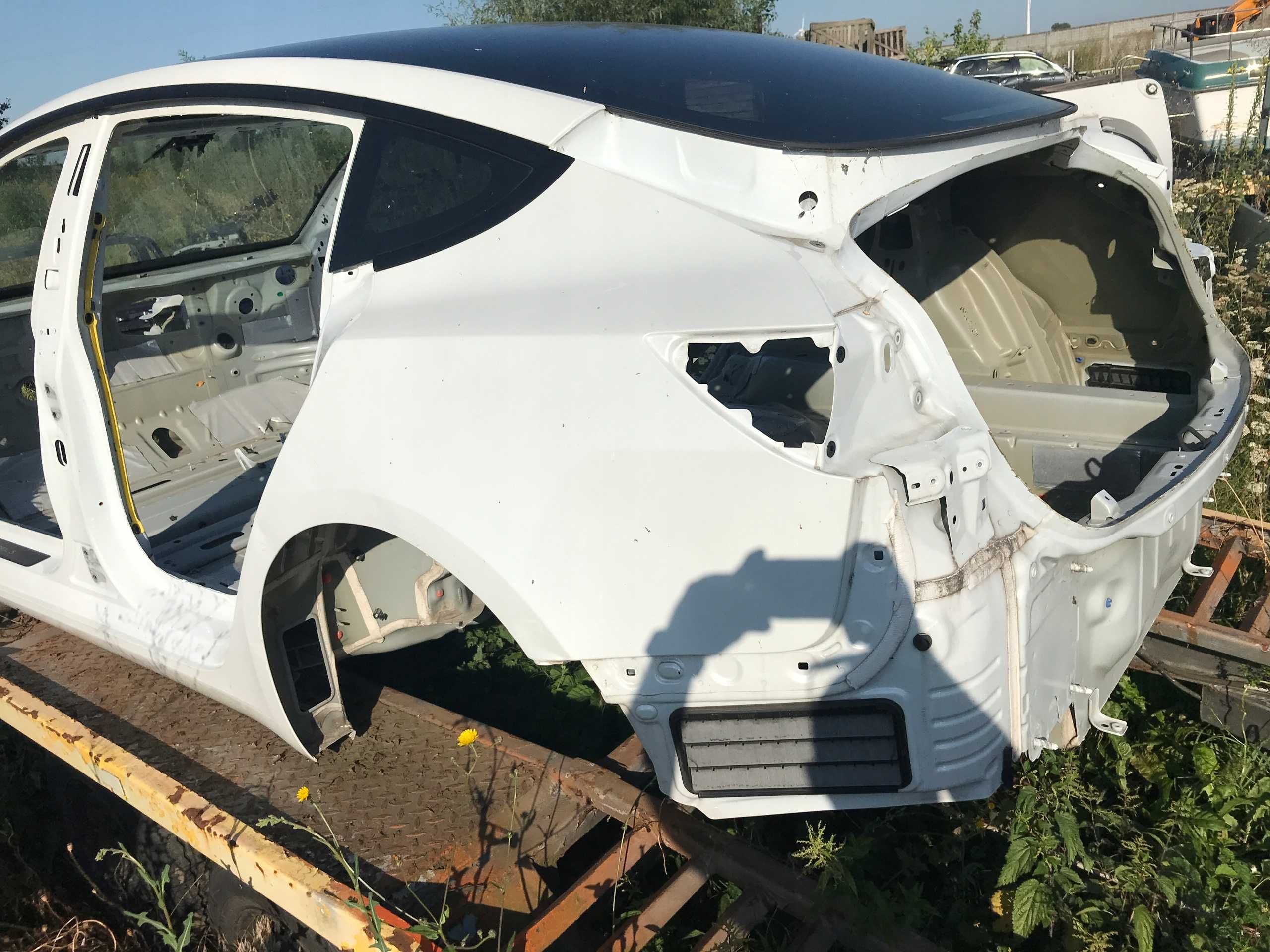 Tesla Model 3 крило переднє заднє четверть рест дорест