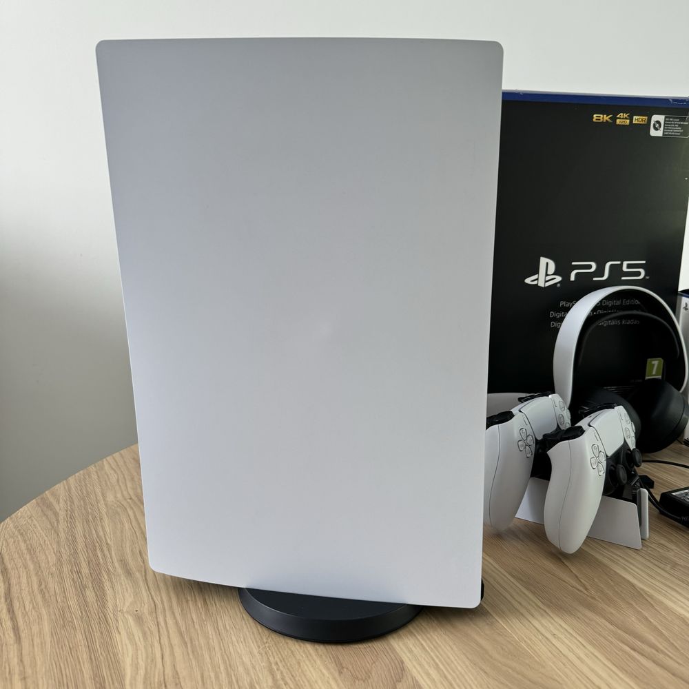 Konsola PlayStation 5 Digital + 2 pady + sluchawki Pulse 3D +ladowarka