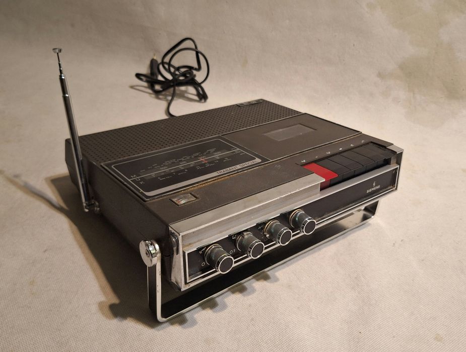Radiomagnetofon Siemens Trabant Special RT 132 Vintage Retro
