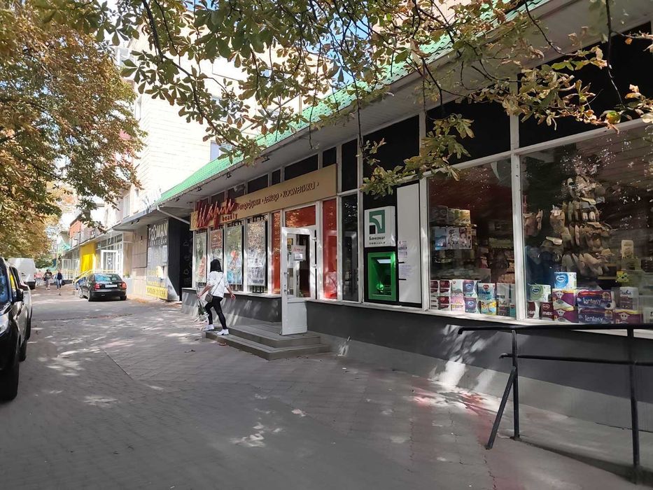 Без комісії . Оренда у дуже жвавому місці 101,3 кв