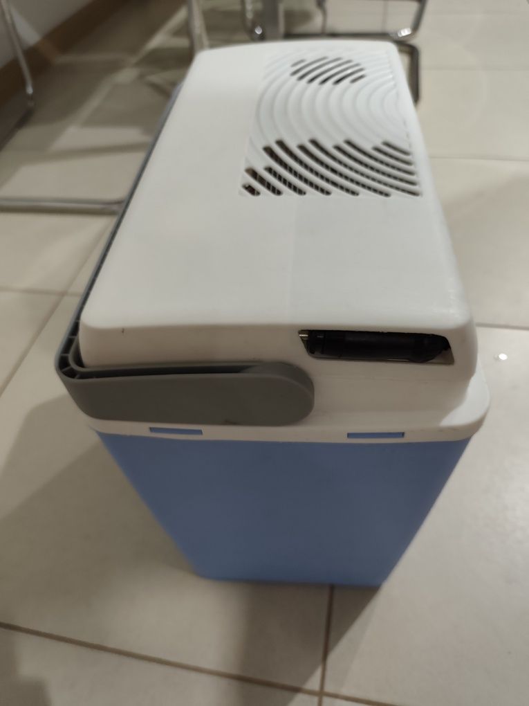 Geleira elétrica Crivit modelo 108075.
