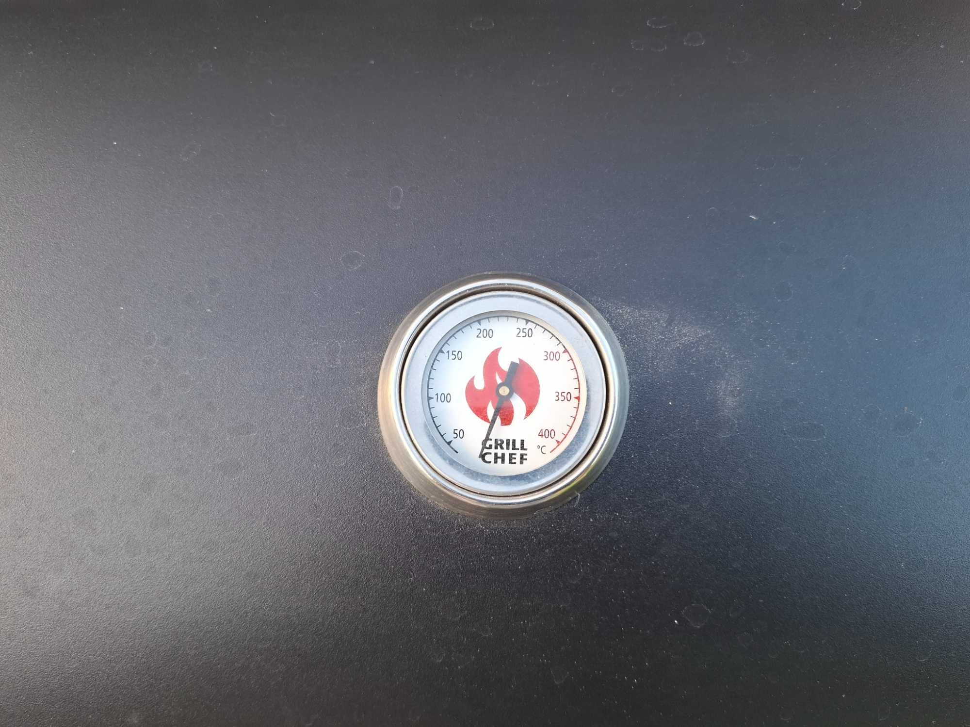 Duży grill węglowy