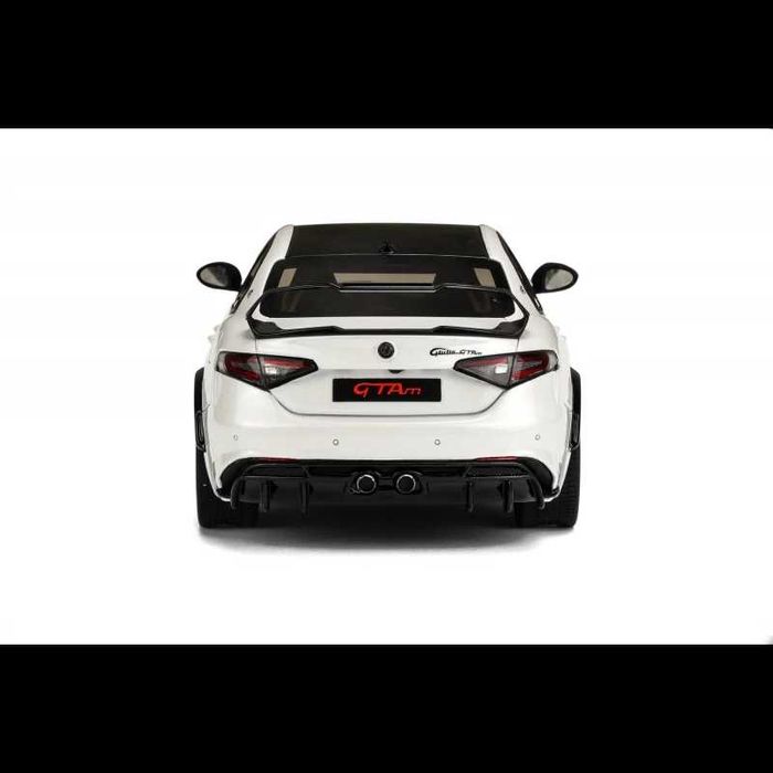 Model Alfa Romeo Giulia GTAm biały 1:18 otto ottomobile OT990