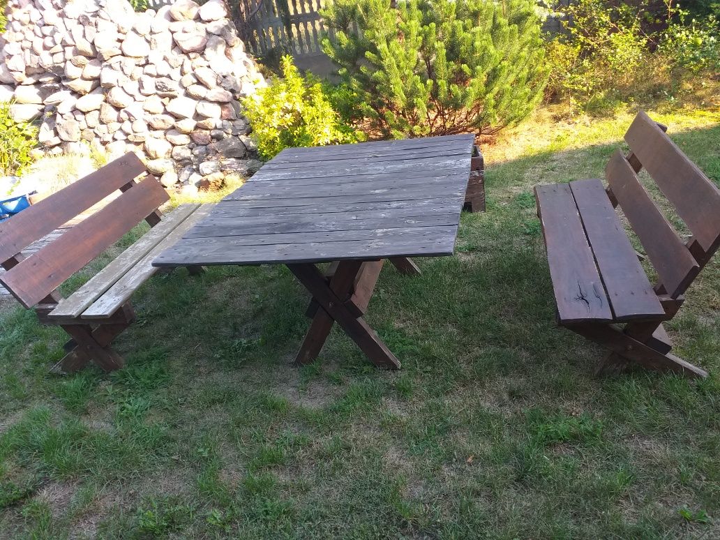 Sprzedam stół z ławkami i doniczka ogród  350zł