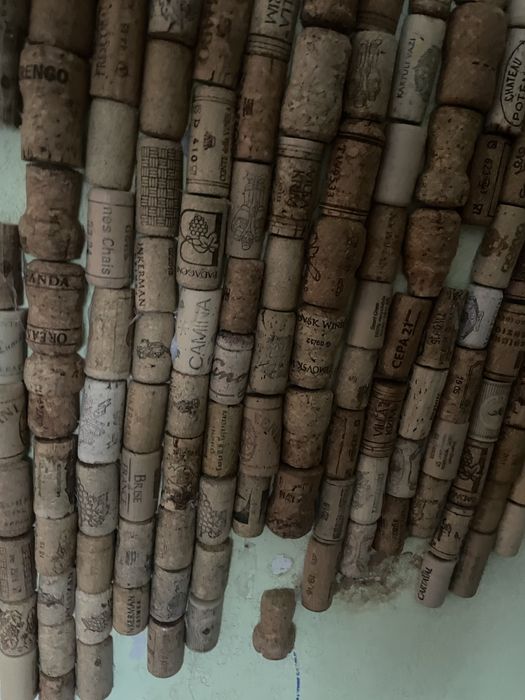 Пробки от вина. Половинки